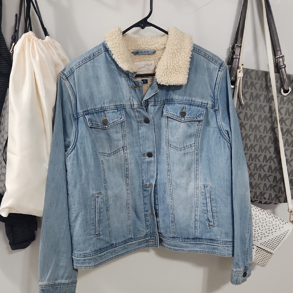 Universal Thread Denim Jacket with Cream Sherpa Collar